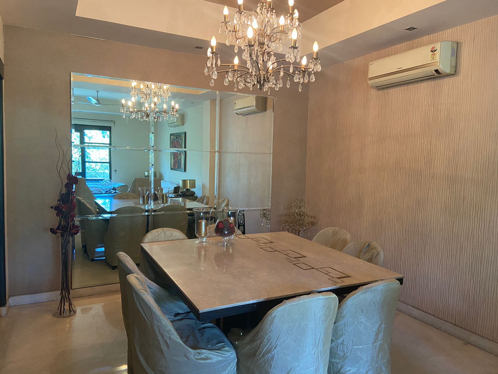 Floor Available for Sale in Sukhdev Vihar